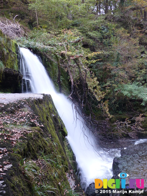 FZ023952 Sgwd y Isaf Clun-gwyn waterfall